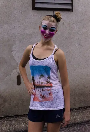 Do Not Wear Mask While Swimming 3